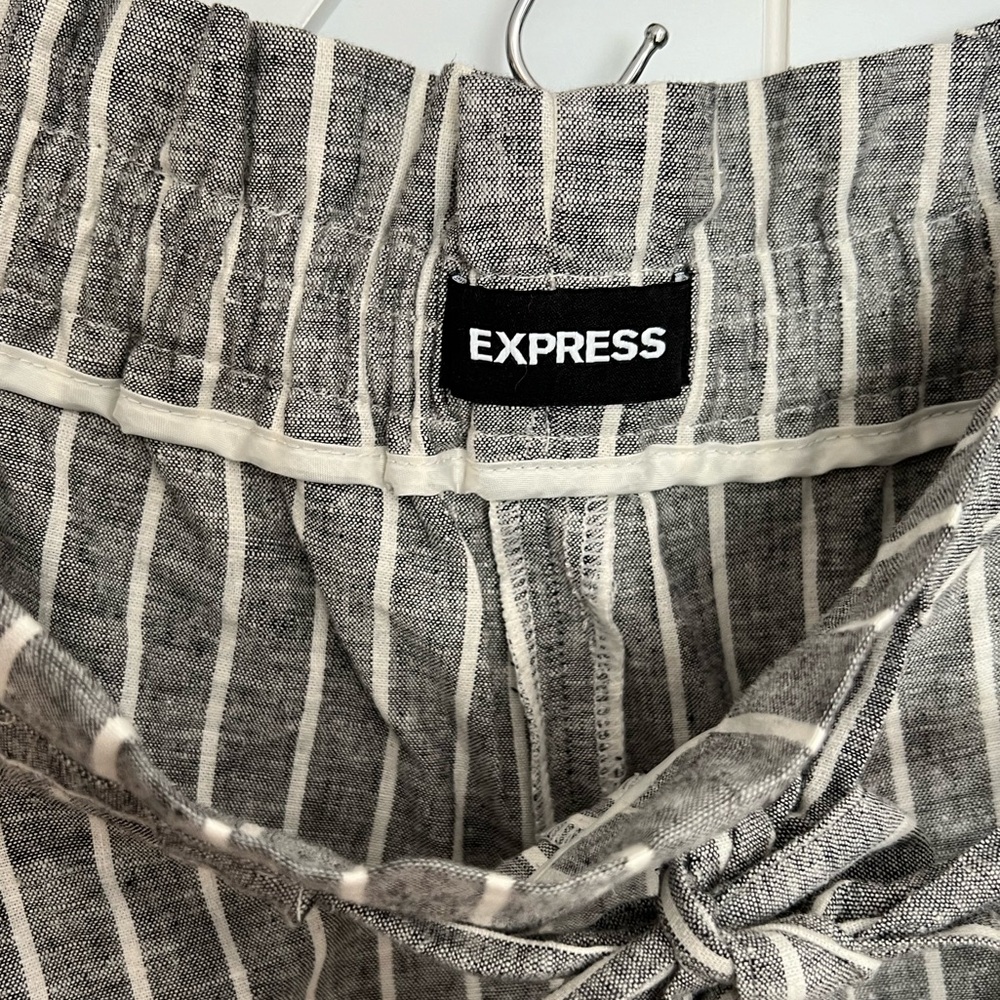 NWT, Express, Shortie High Rise - Picture 4 of 14